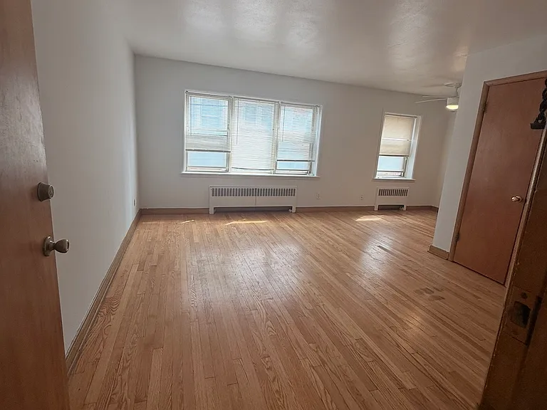 4002 N Farwell Ave #8 — Photo 11