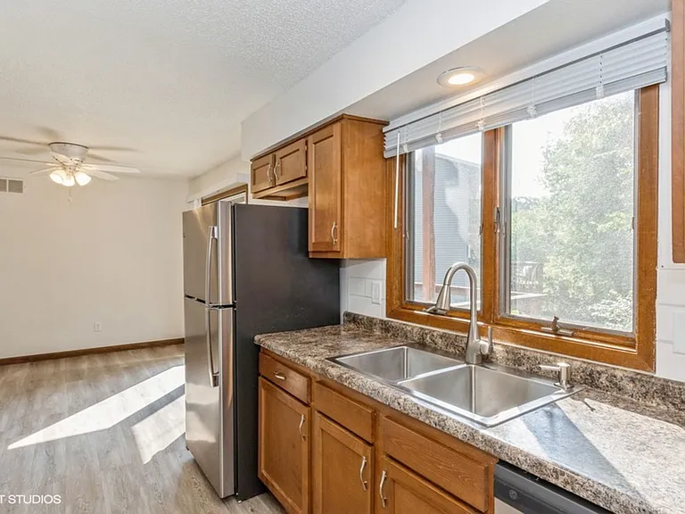 1359 Southview Cir — Photo 5
