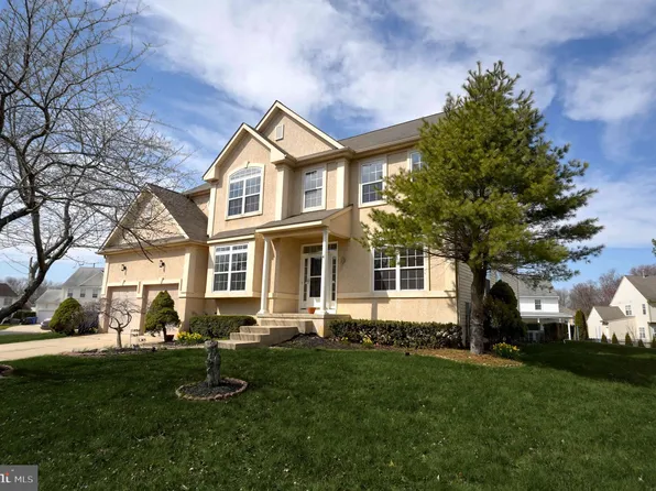 4 Burrell Ln, Cinnaminson, NJ 08077