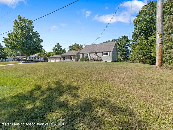 4th image of 2855 N Stewart Rd