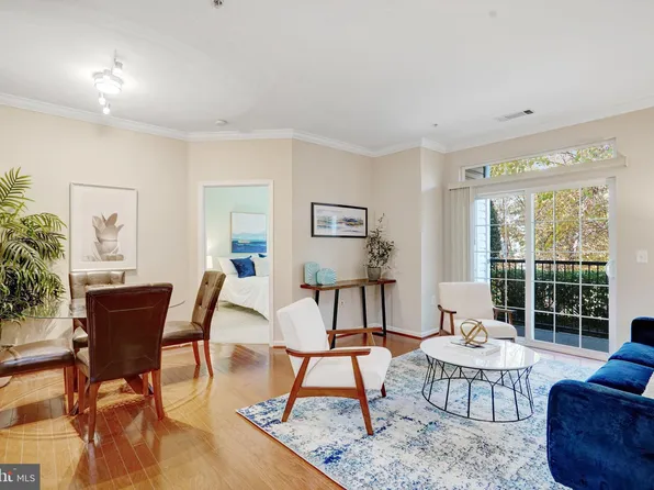 2321 25th St S #2-115, Arlington, VA 22206