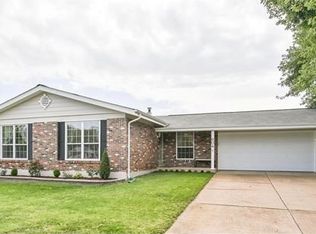 604 Clear Creek Ct, Ballwin, MO