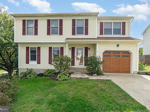 3rd image of 812 Blake Dr