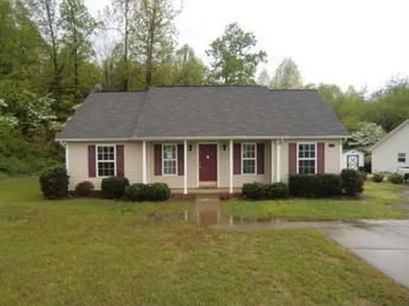 121 Gilcrist Ln, Troutman, NC 28166