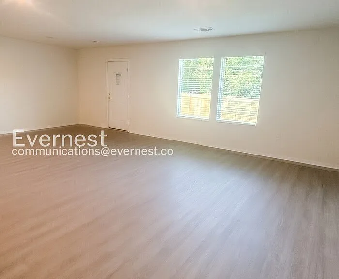 101 E Fredonia Ct — Photo 6