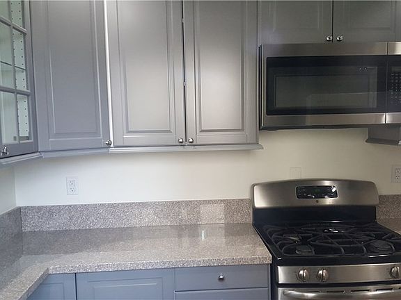 3rd image of 6208 Morse Ave