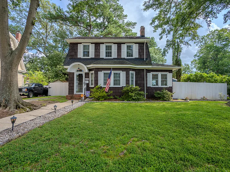 3577 Westminster Ave — Photo 1