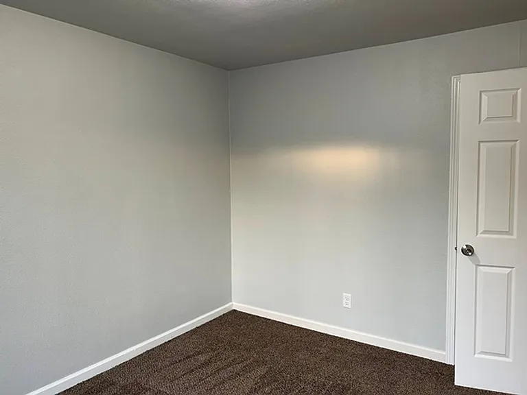 521 & 531 Gerth Ave NW — Photo 17