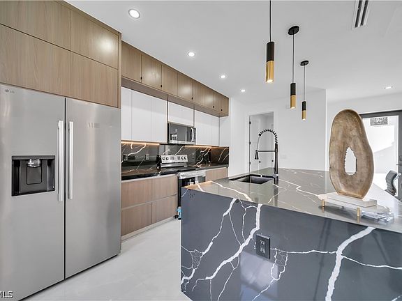 3rd image of 2614 44th St W