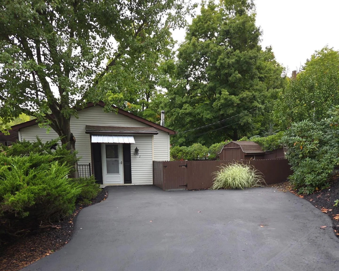 2 bed, 1.0 bath, 1050 sqft, $2,000 — Photo 2