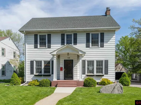 138 Oak Knoll Blvd, Mankato, MN 56001