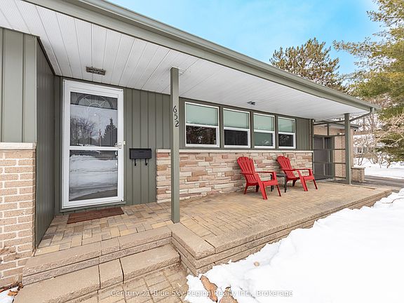 2nd image of 652 Baywood Rd