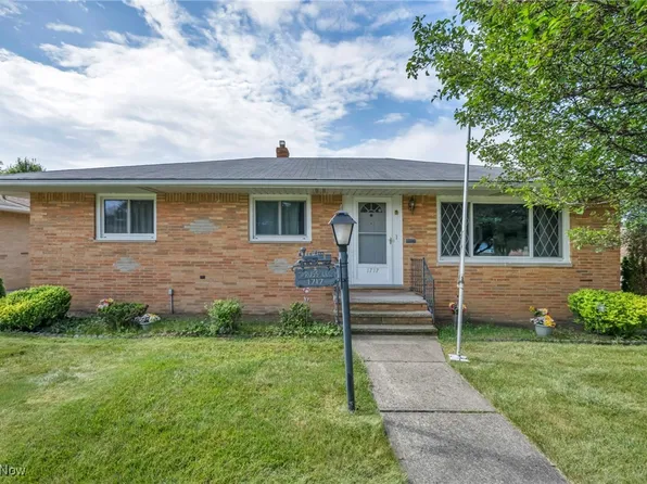 1717 Hope Haven Dr, Parma, OH 44134