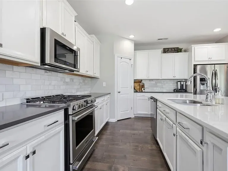 806 Blue Moon Ct — Photo 8