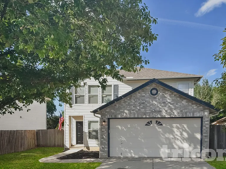 8055 Chestnut Cedar Dr — Photo 2