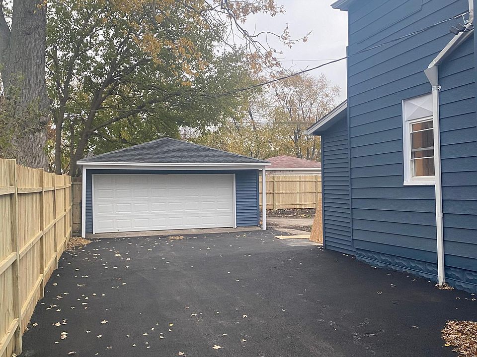 2nd image of 10121 S Lowe Ave