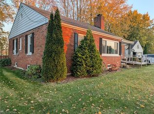 1049 S Thoman St, Crestline, OH 44827