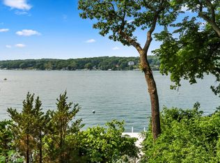 W3668 Maple Ln, Lake Geneva, WI 53147