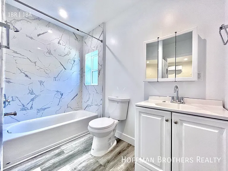 418 N Sierra Bonita Ave #3/4 — Photo 7