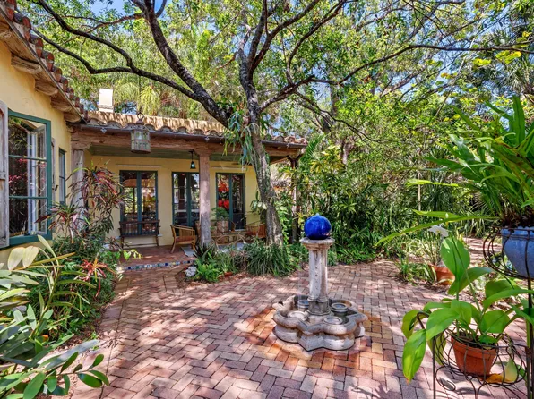 825 Alamanda Street, Boca Raton, FL 33486