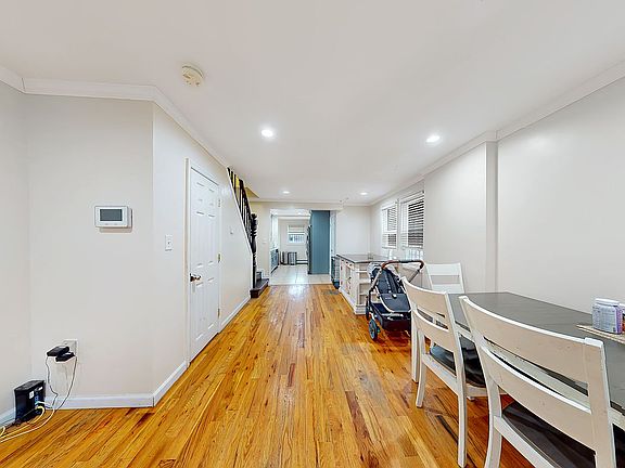 4th image of 118-21 203rd St
