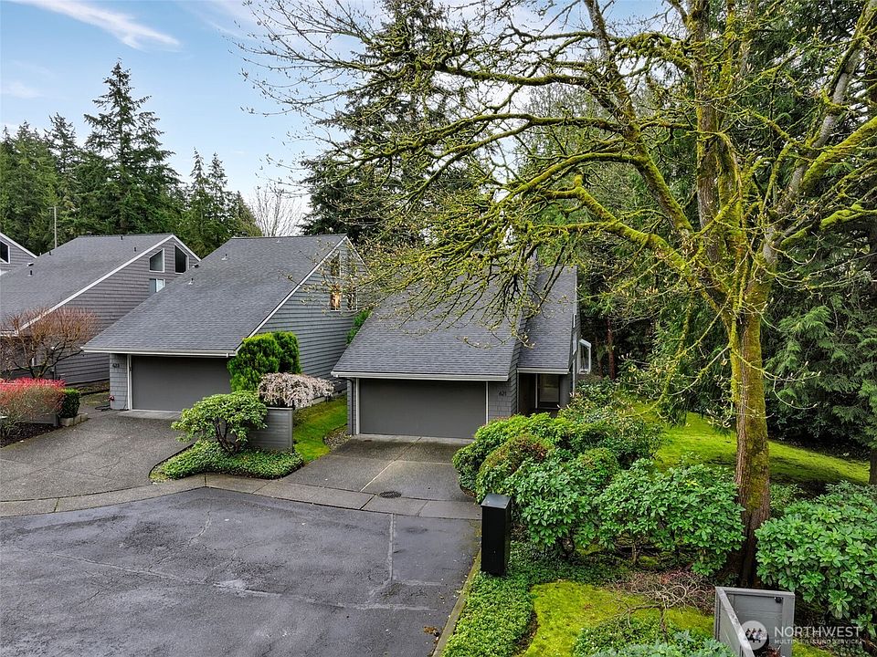 The single family house is one of nine homes that form the AIA award-winning Avant Place neighborhood, designed by the renowned architecture firm Anisoglu Associates>