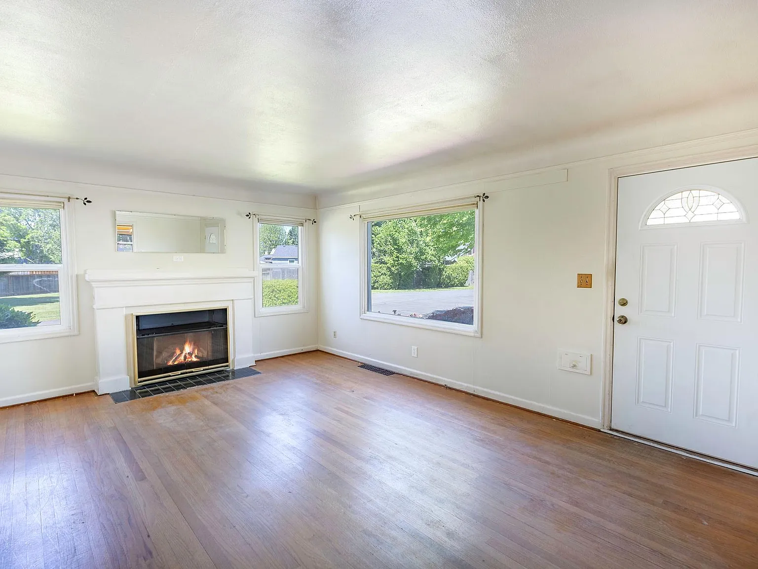 4 bed, 1795 sqft, $3,000 — Photo 3