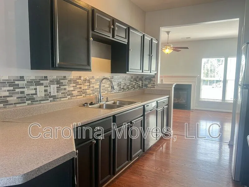 2 bed, 2.0 bath, 1440 sqft, $1,495 — Photo 4