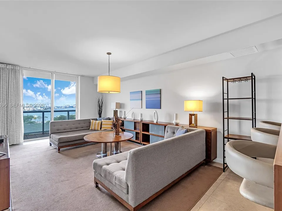 50 Biscayne Blvd #904