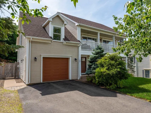 27 Stirling Ave, Wolfville, NS B4P 2N3