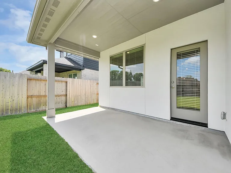 4030 Colony Ln — Photo 32