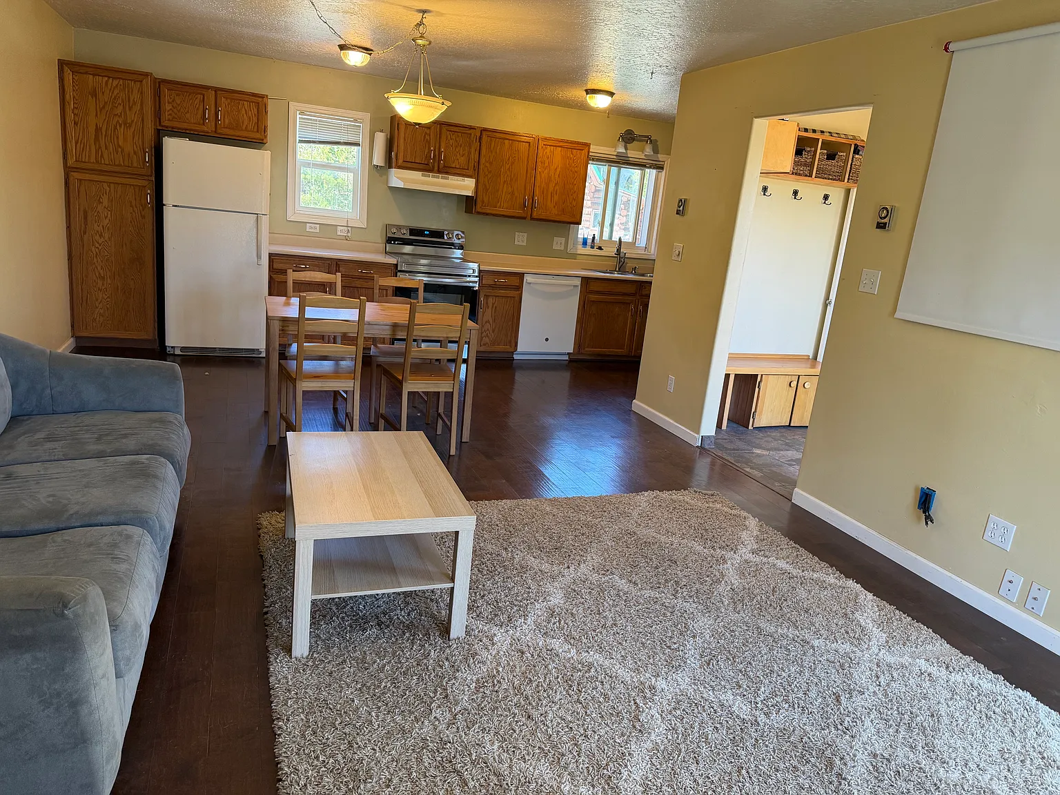 3 bed, 2.5 bath, 1624 sqft, $3,600 — Photo 3
