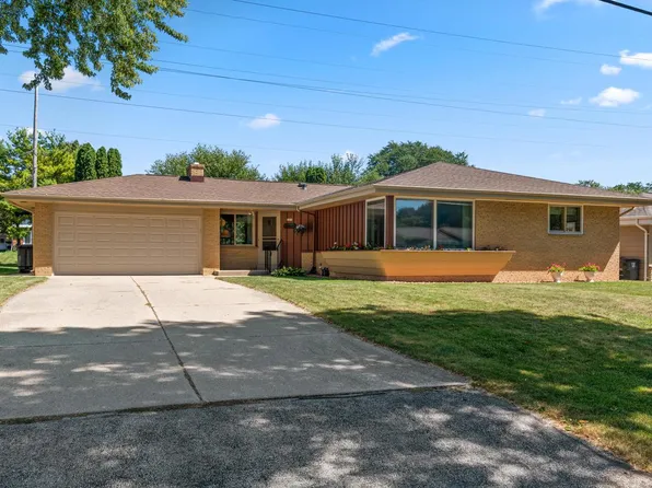 1078 N 120th STREET, Wauwatosa, WI 53226