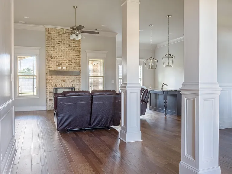 902 Abingdon Cv — Photo 9