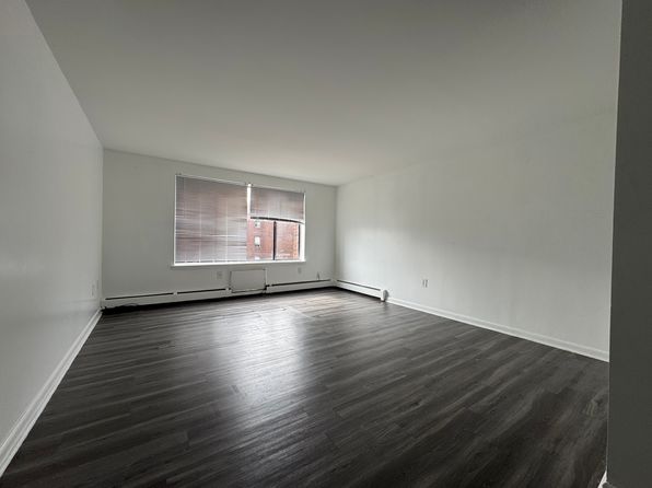 100-210 Benton St
