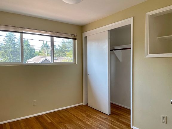 4th image of 4260 147th Ave SE