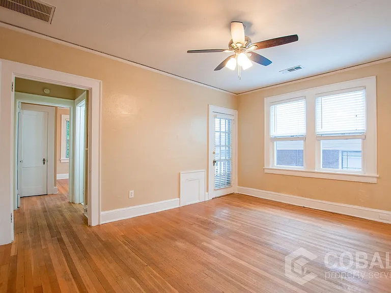 993 N Highland Ave NE #6 — Photo 4