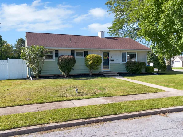 401 Caloric Cir, Topton, PA 19562