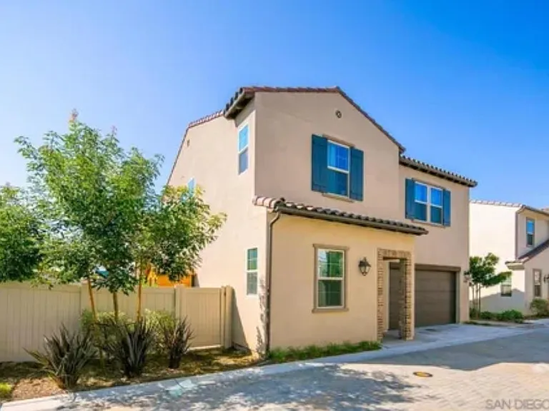 628 Gemstone Dr — Photo 1