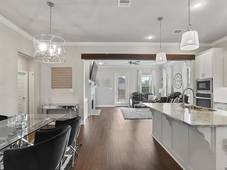 825 Mano Myrtle Dr — Photo 2