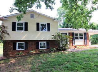 1628 Banbridge Rd, Kernersville, NC 27284