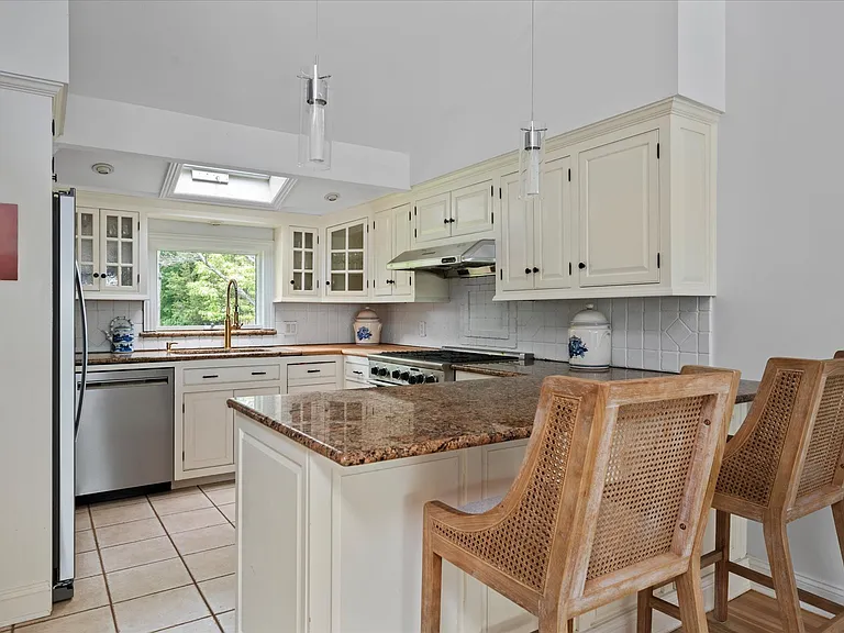 10 Kyle Rd — Photo 7