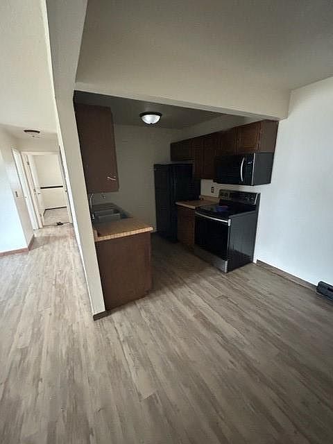 KITCHEN AND DINING