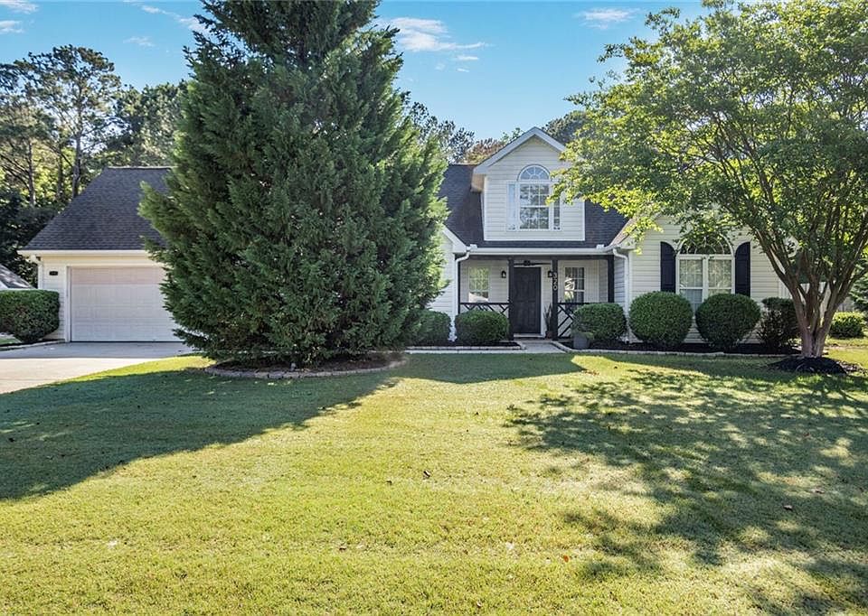 1st image of 320 Windermere Dr