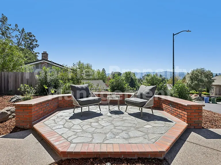 44 Lariat Ct — Photo 3