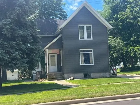 107 W Brown St, Waupun, WI 53963