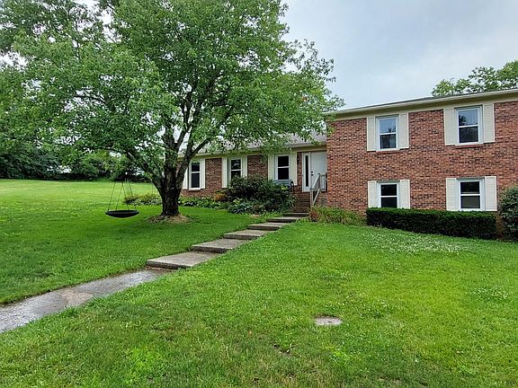 4th image of 530 Silverbrook Dr