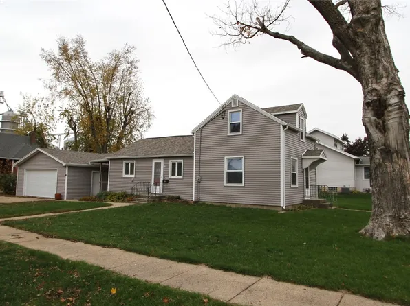 302 2nd Ave, Van Horne, IA 52346