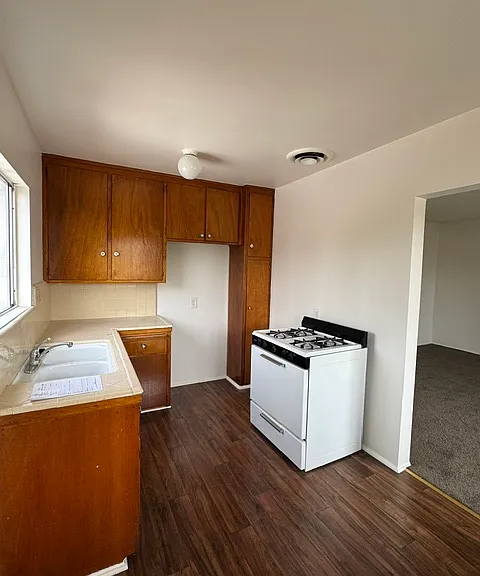 130 N Ivy Ave #C — Photo 7