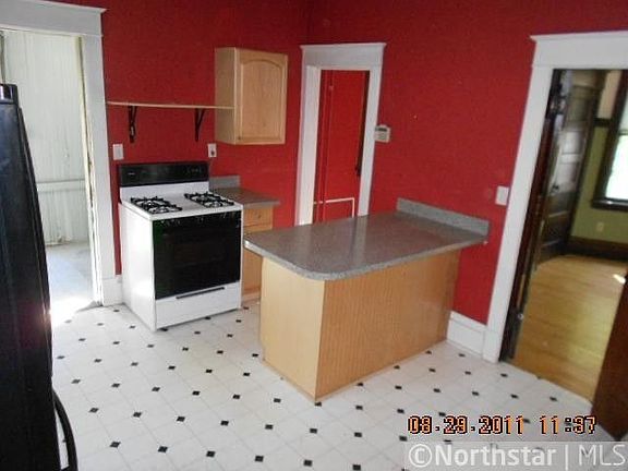 2nd image of 412 Beacon Ave